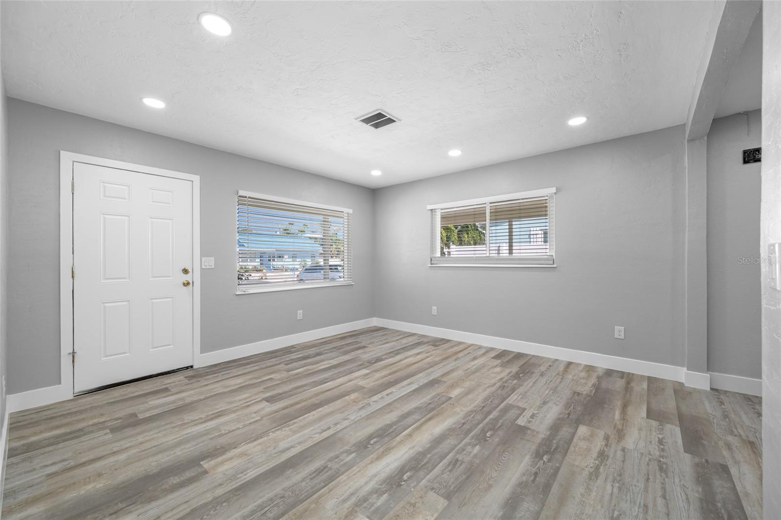 ST PETERSBURG BEACH REP - Residential