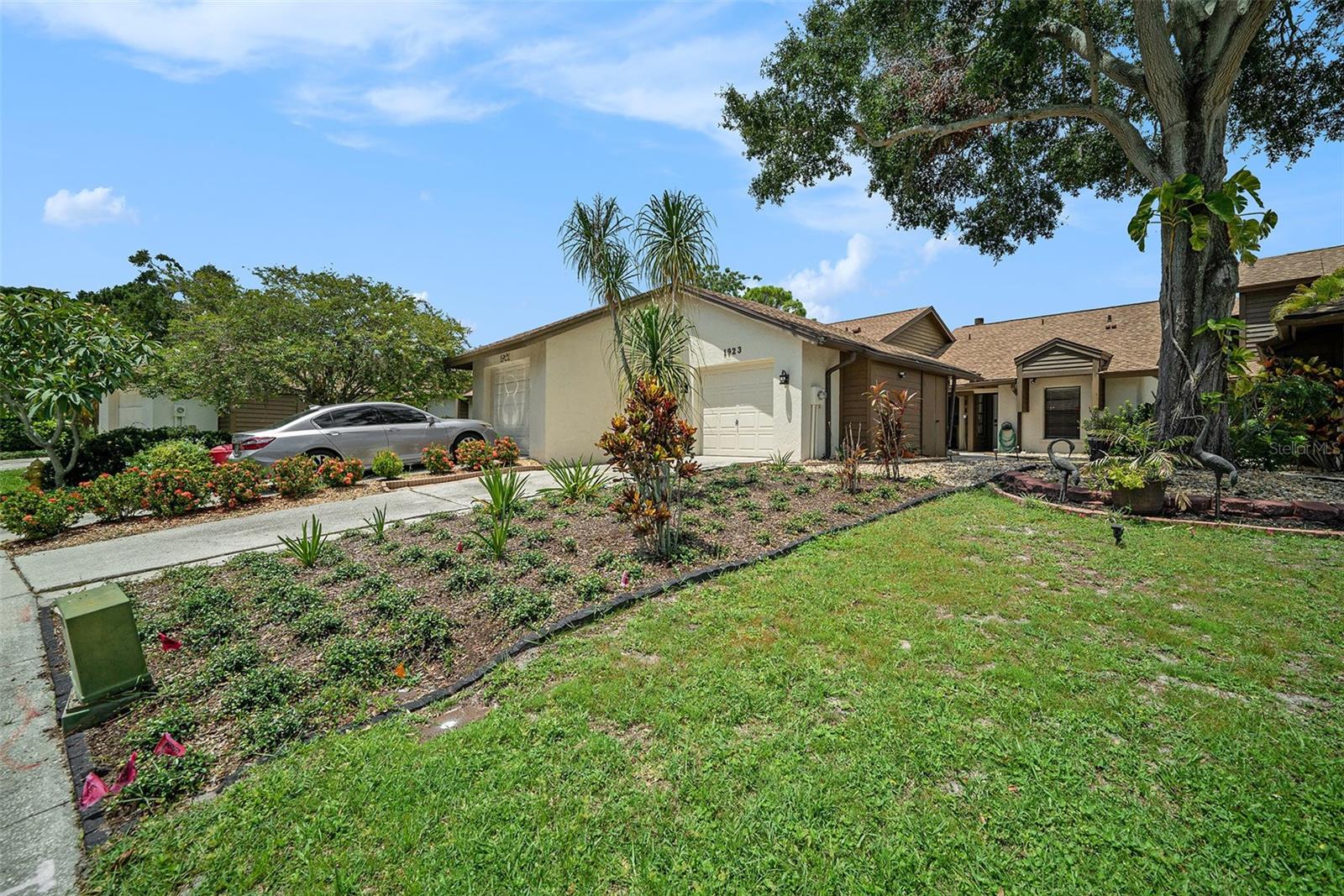 1923 BAYSHORE COURT