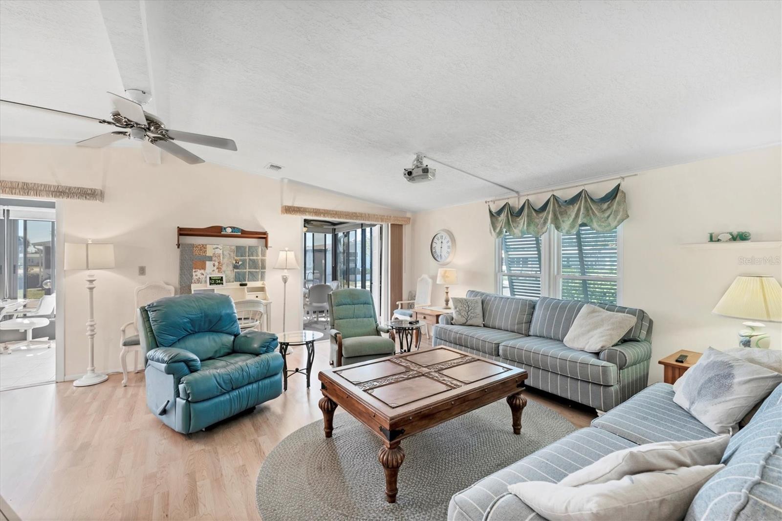 TANGERINE WOODS - Residential