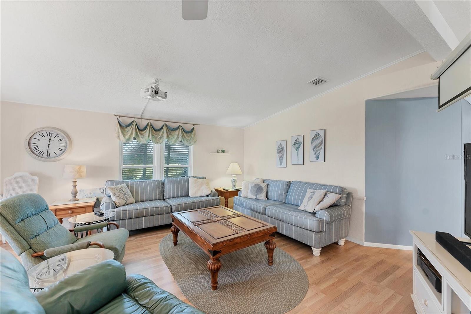 TANGERINE WOODS - Residential