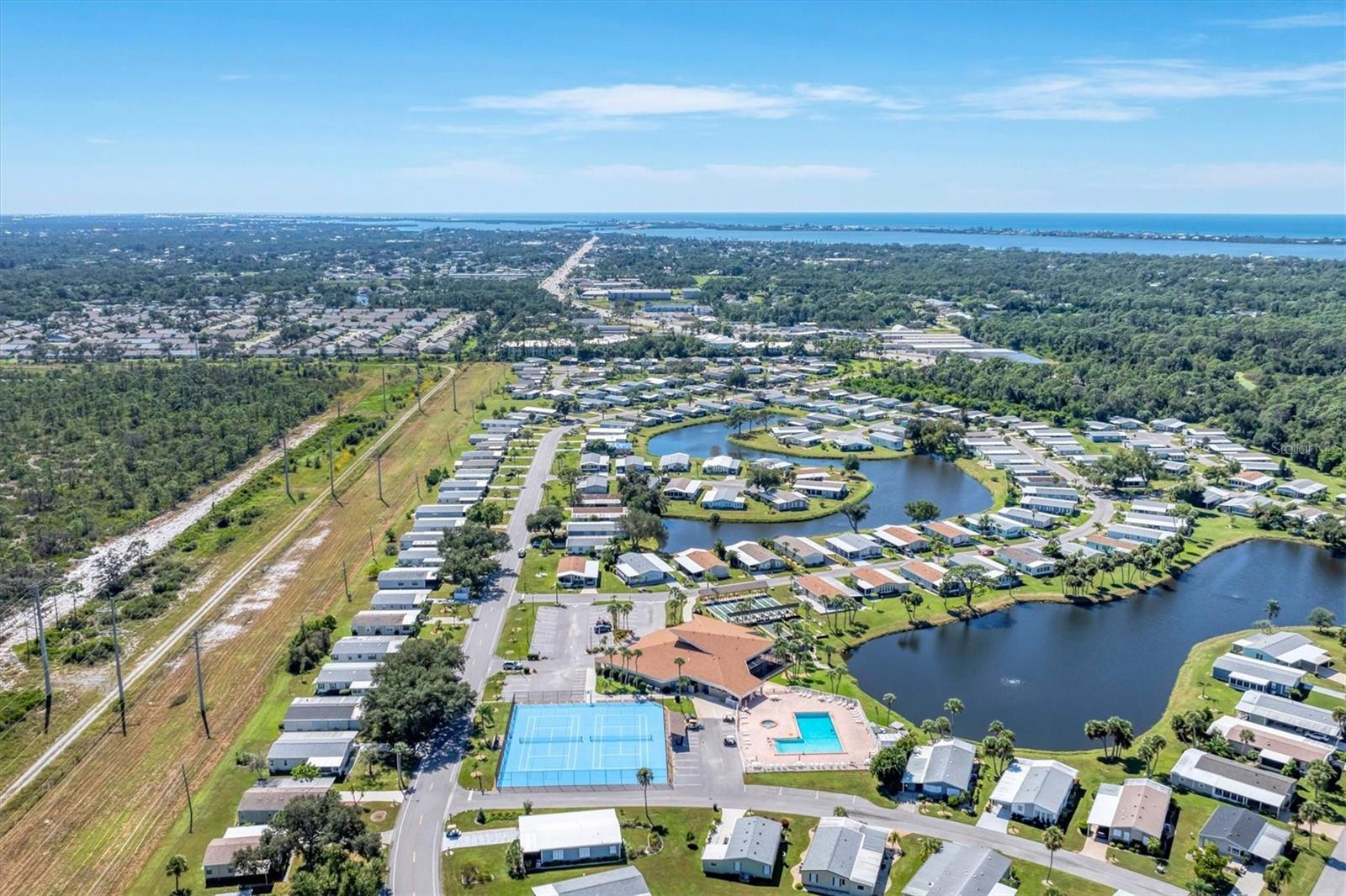 TANGERINE WOODS - Residential