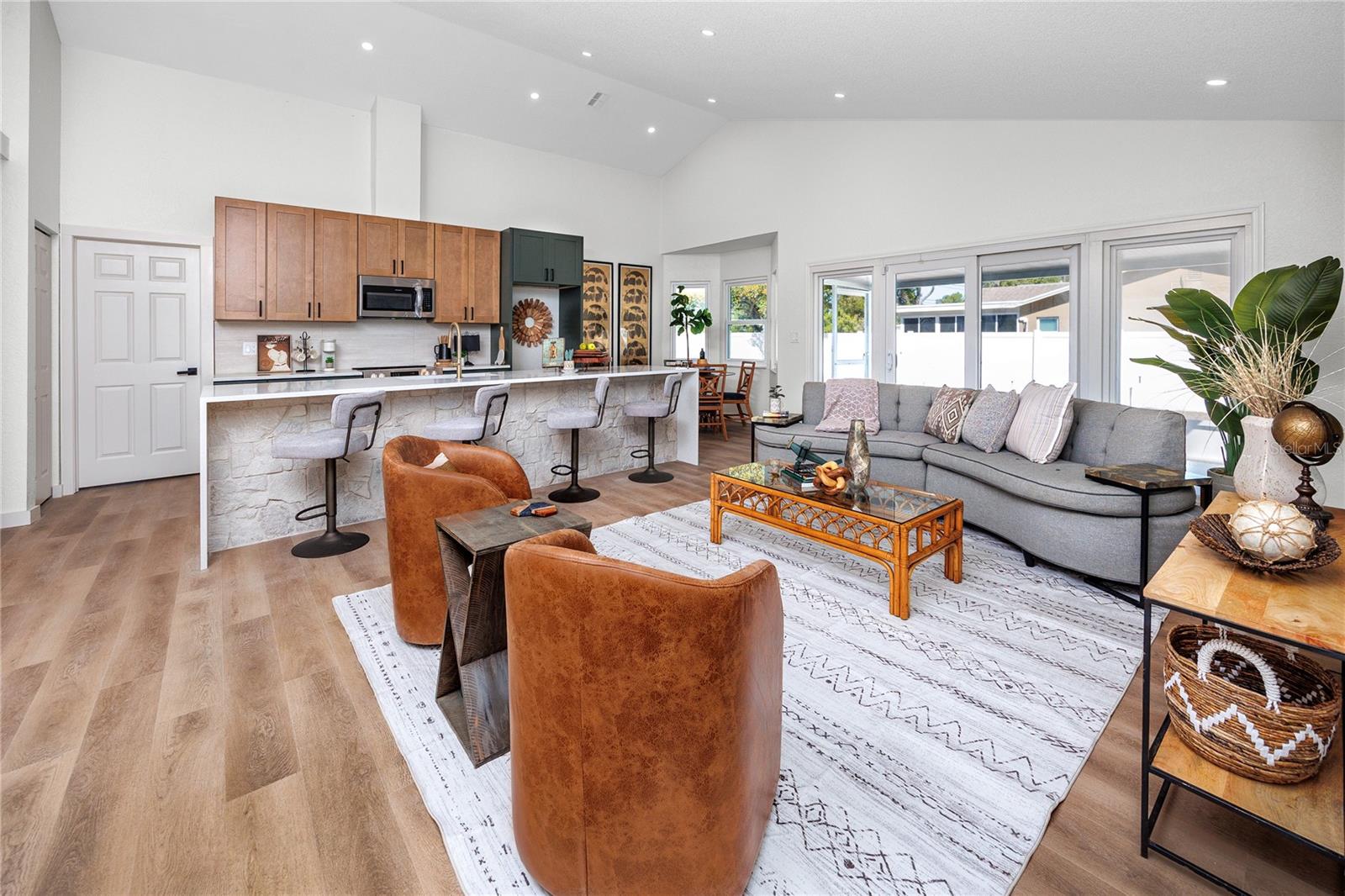 LAKEWOOD SHORES SUB - Residential