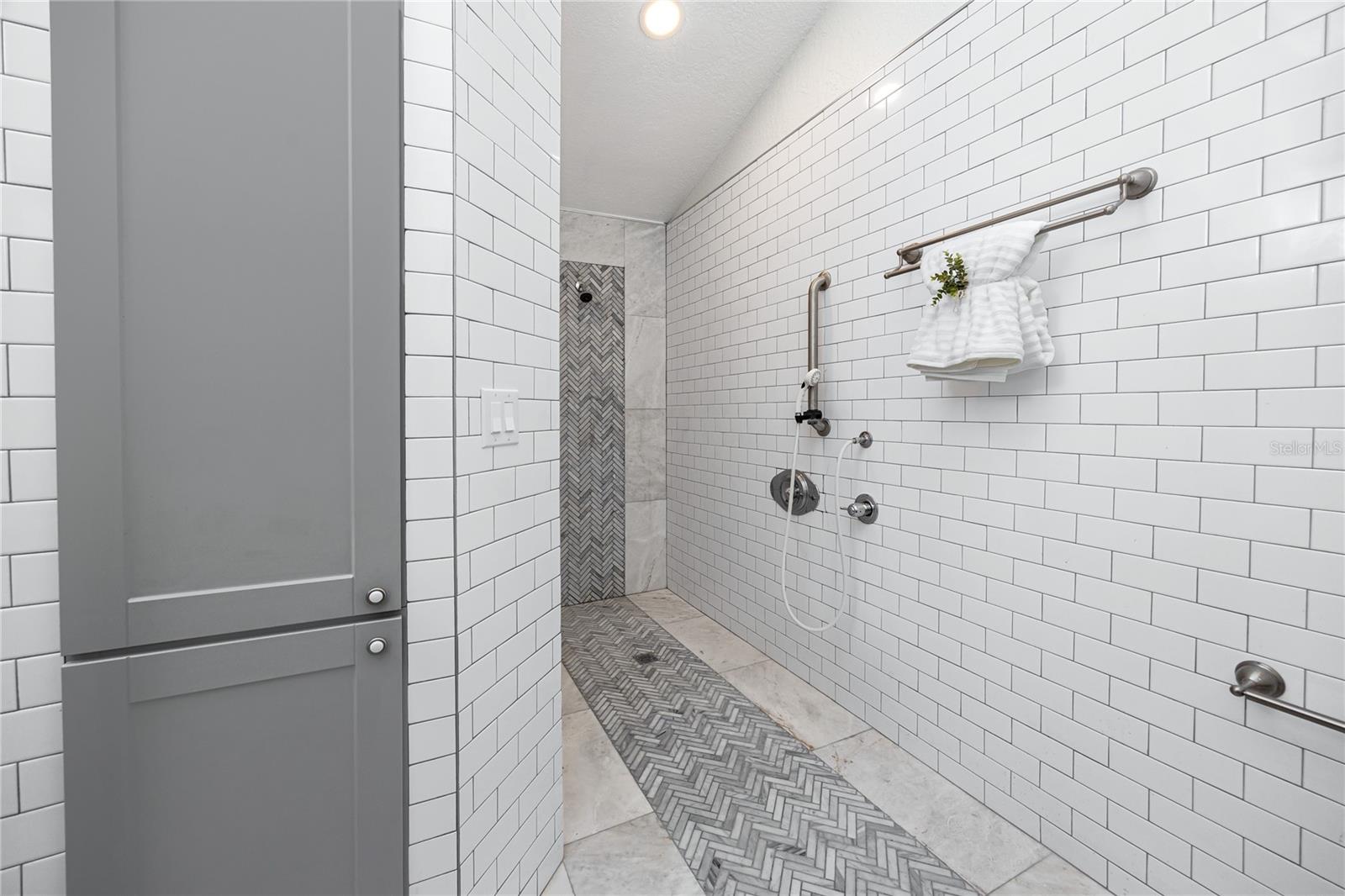 LAKEWOOD SHORES SUB - Residential