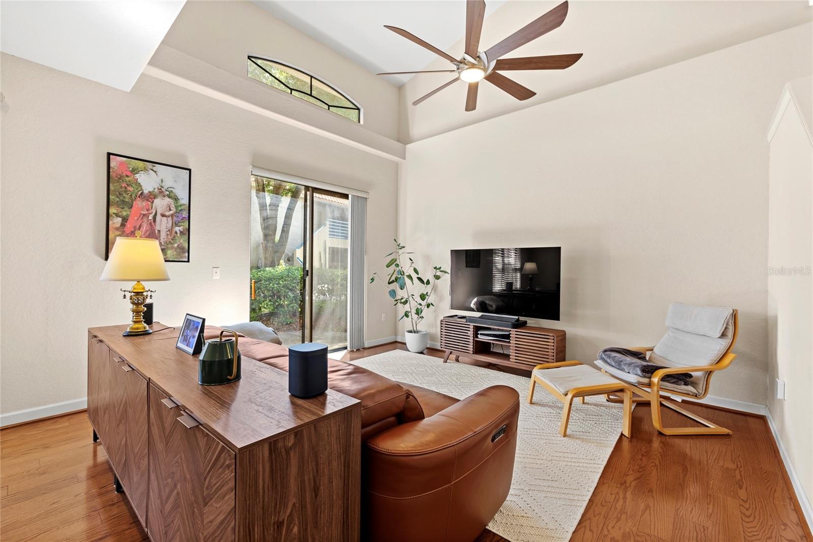 1010 WINDERLEY PLACE 100