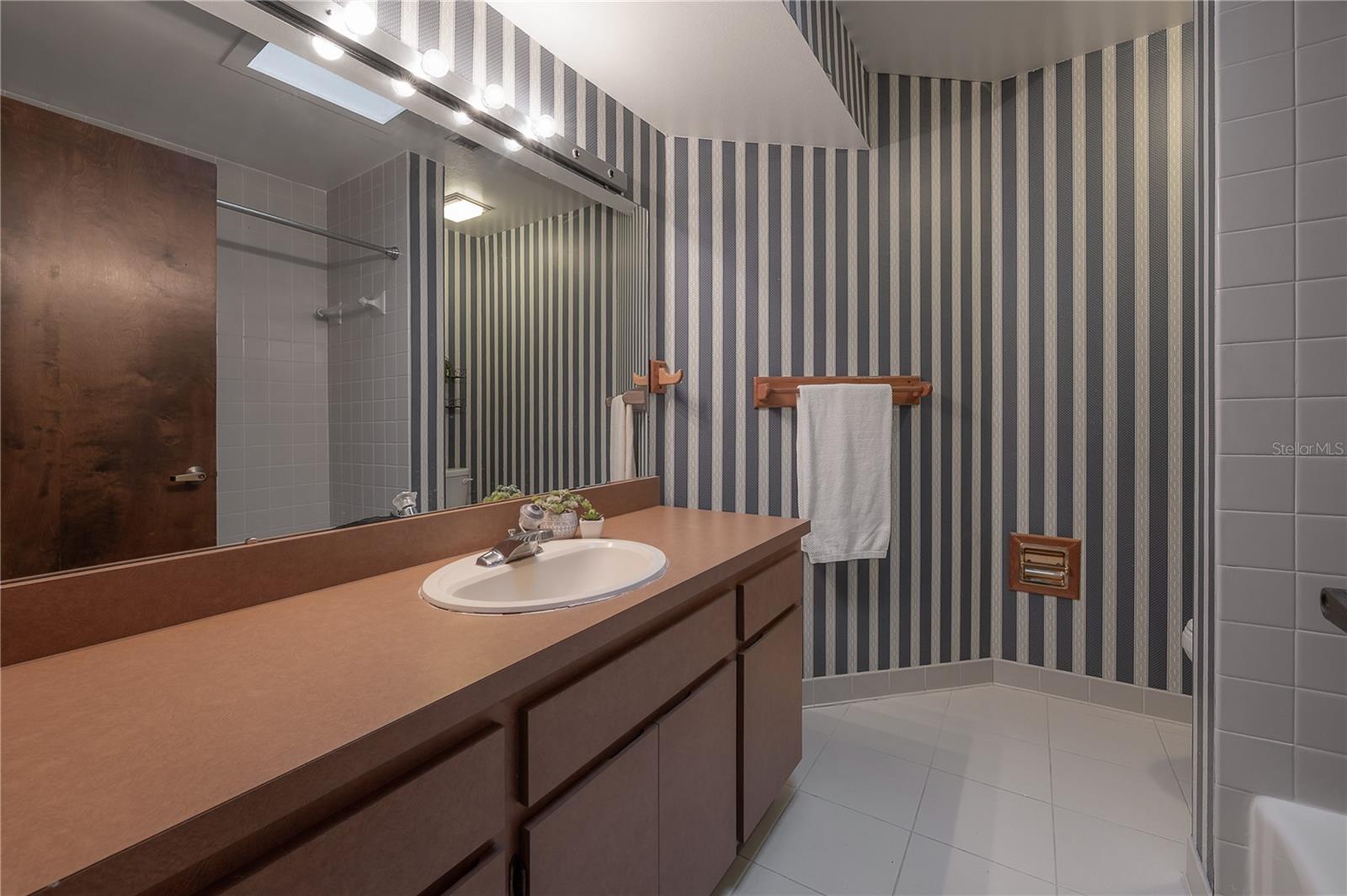 MONACO GARDENS UNIT ONE - Residential