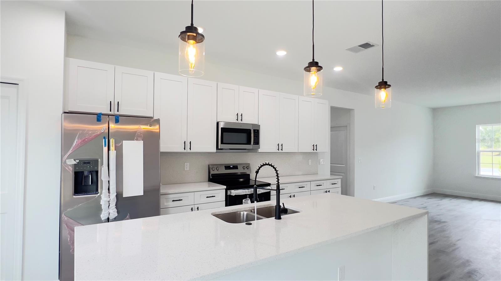 MARION OAKS UN 04 - Residential Lease