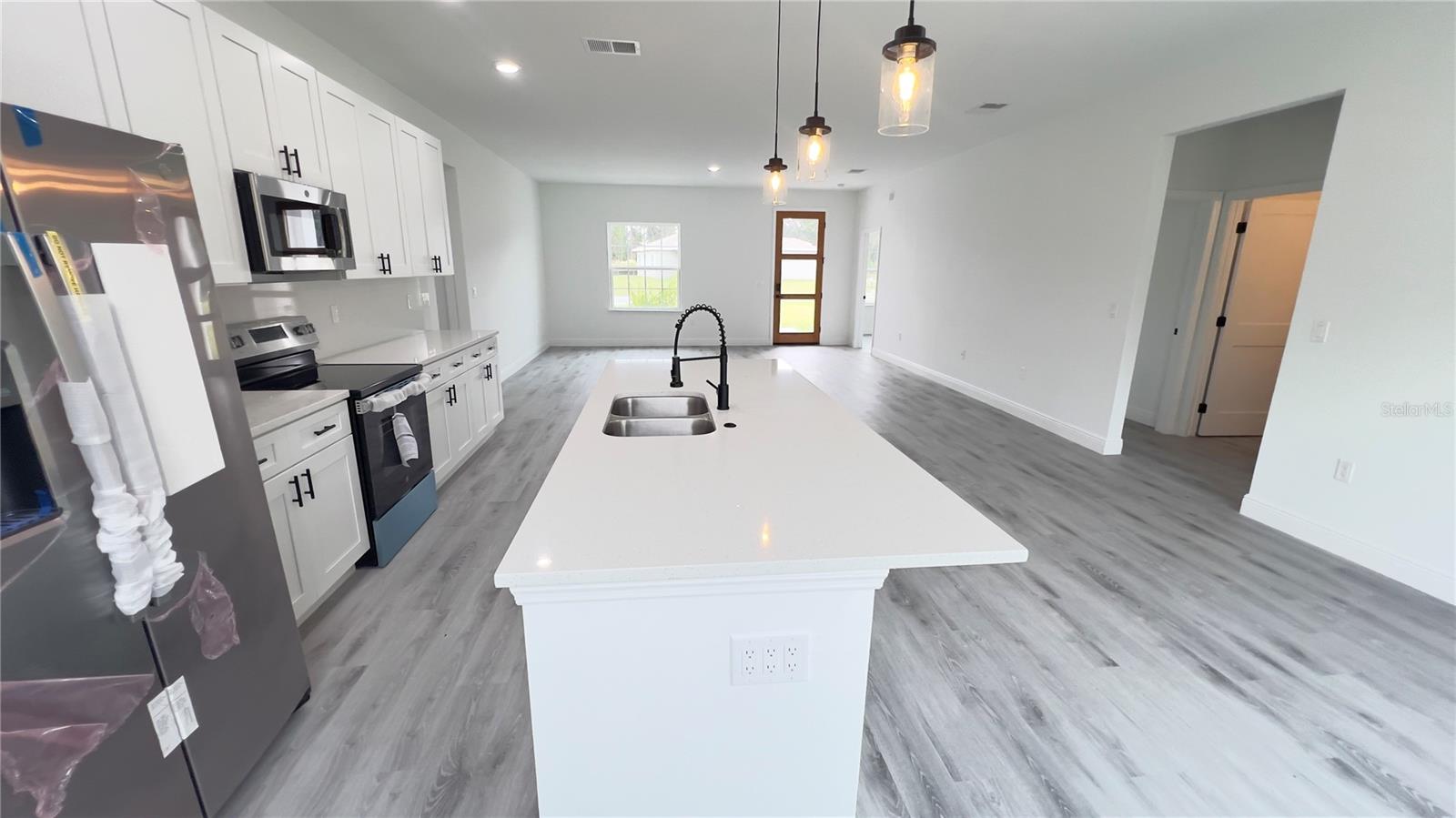 MARION OAKS UN 04 - Residential Lease