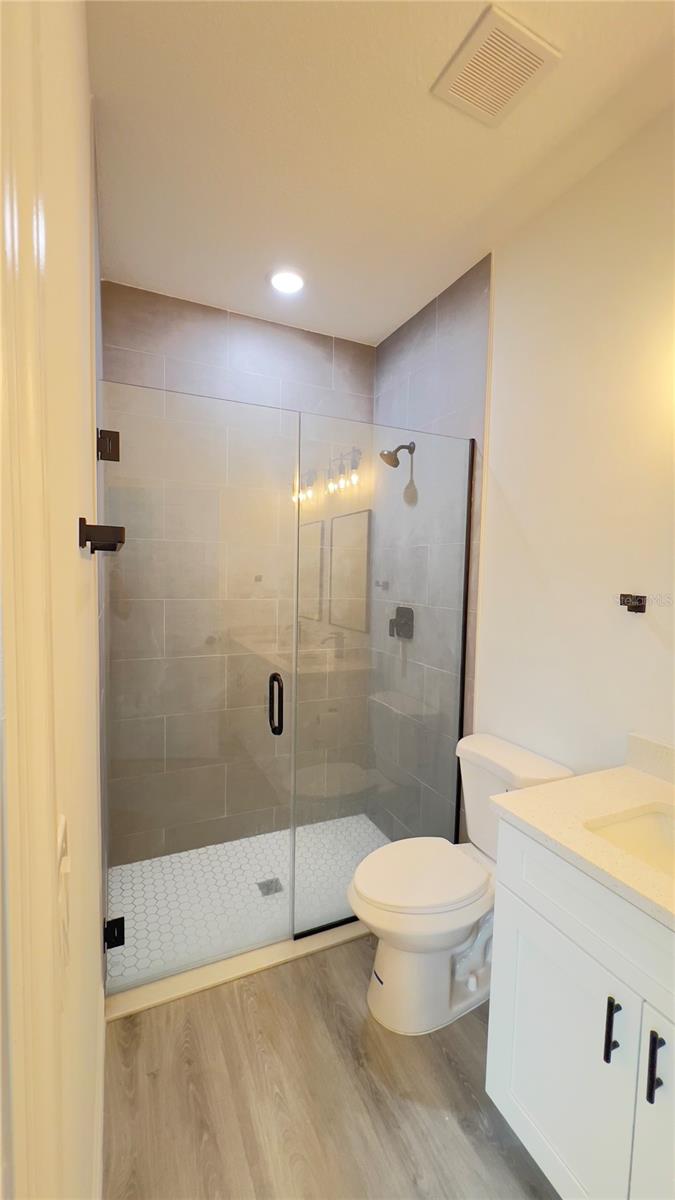 MARION OAKS UN 04 - Residential Lease