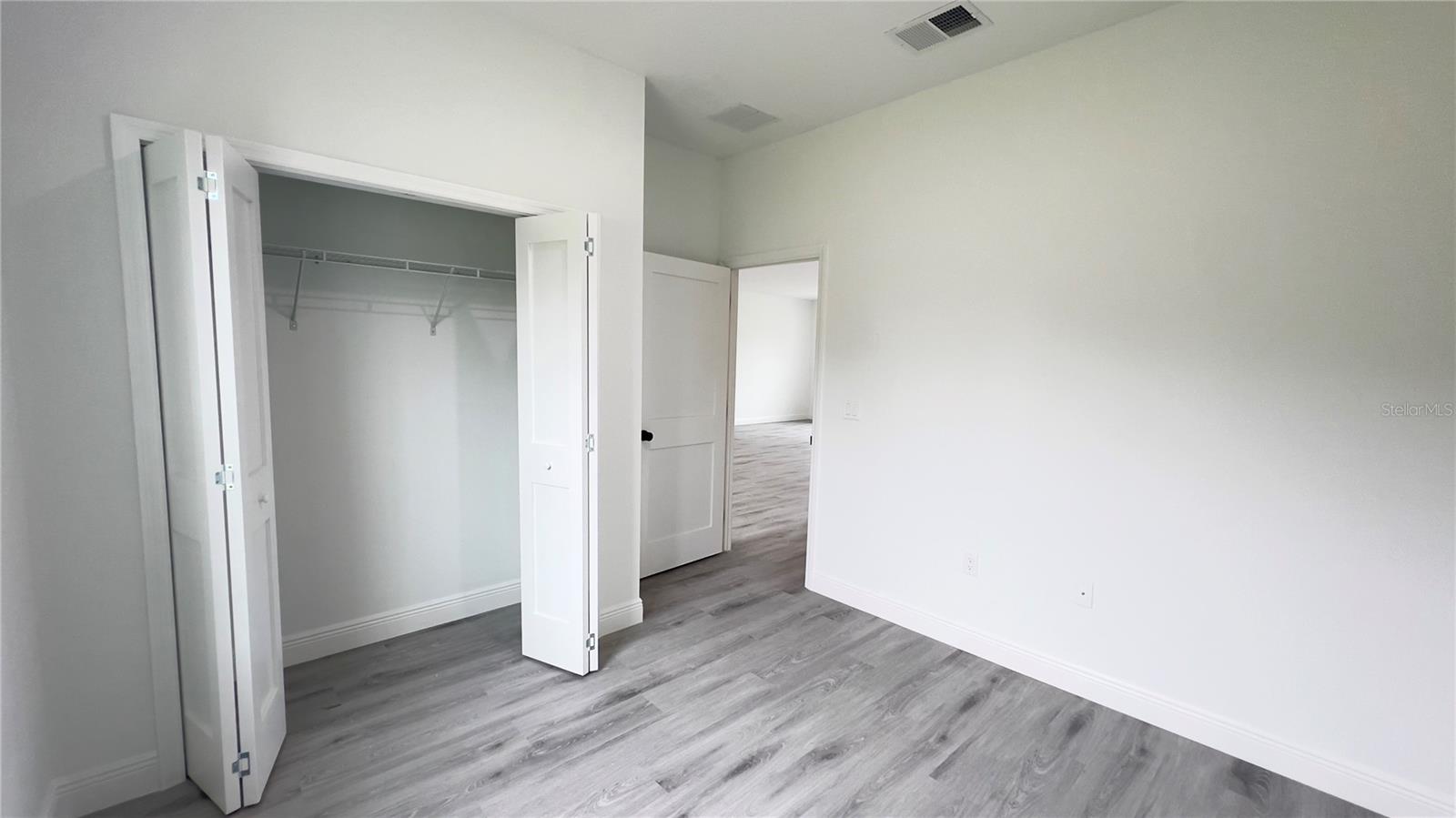 MARION OAKS UN 04 - Residential Lease