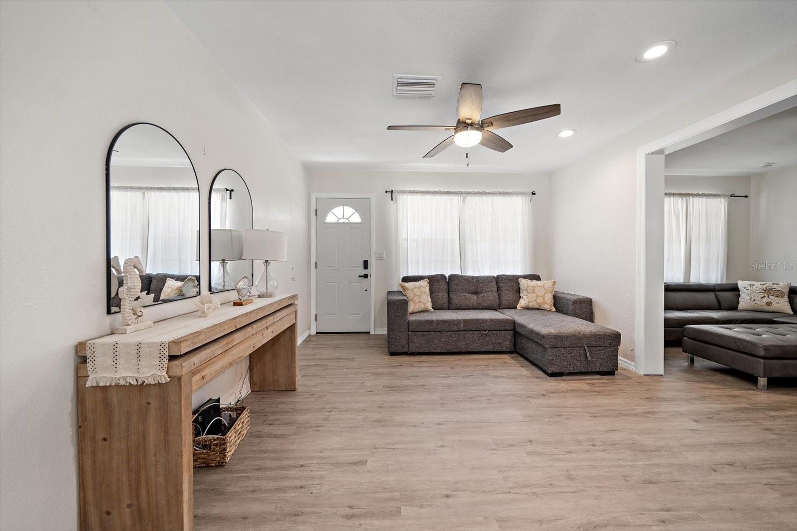 608 BAY ESPLANADE