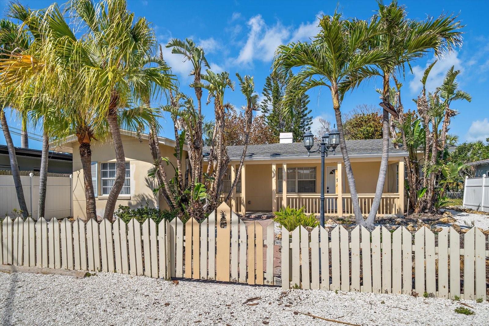 608 BAY ESPLANADE