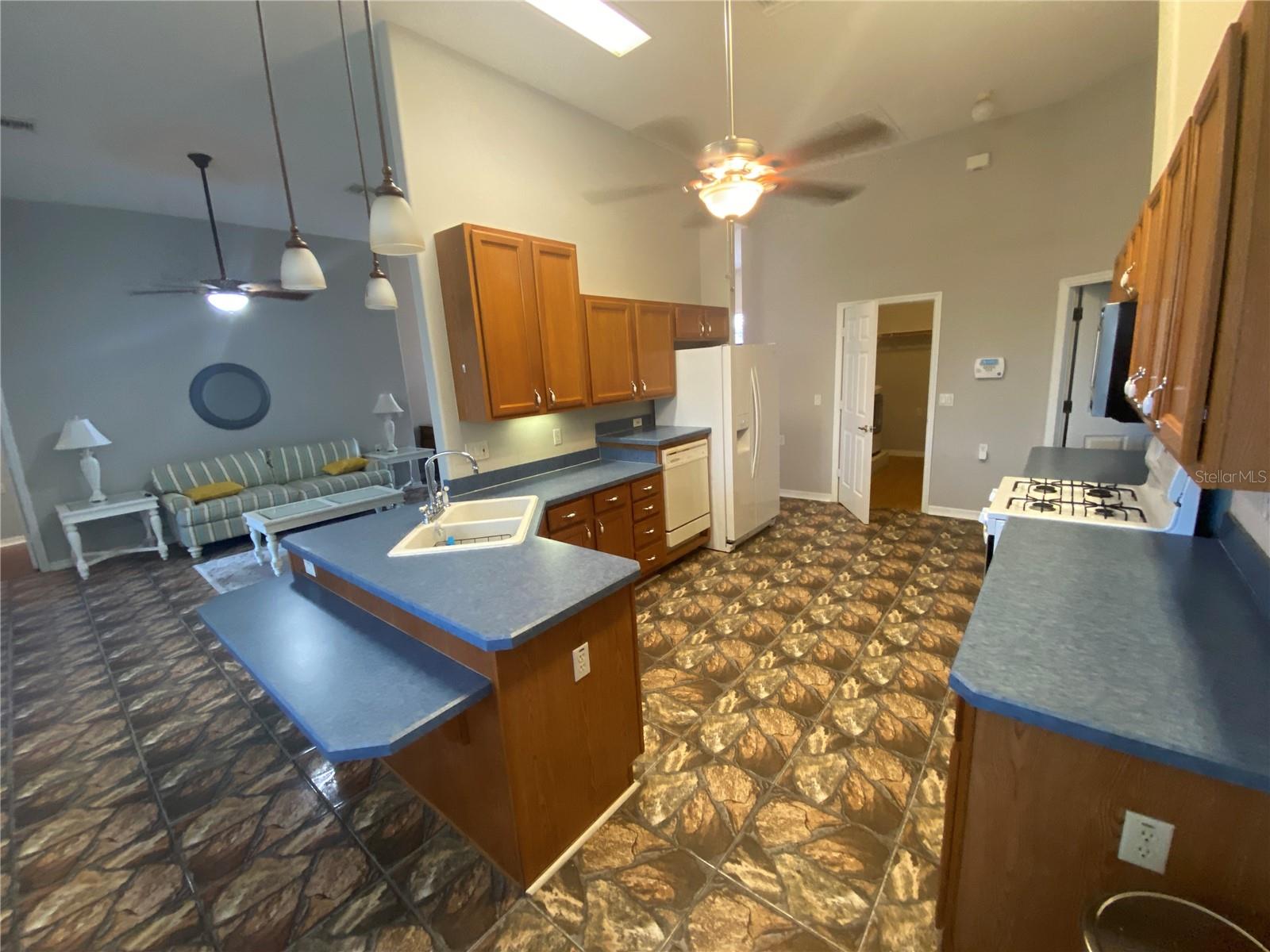 LEGACY LEESBURG - Residential Lease