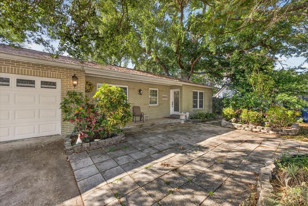 Photo of 8404 Sandstone Court, Tampa, FL 33615 (MLS # TB8498655)