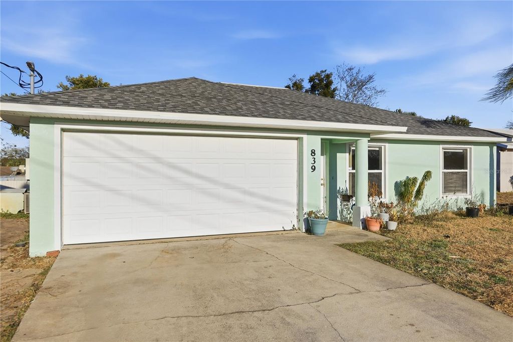 Photo of 839 Hollywood Street, Daytona Beach, FL 32117 (MLS # O6372930)