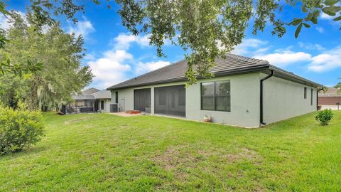 A home in AUBURNDALE