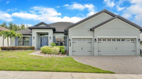 A home in AUBURNDALE