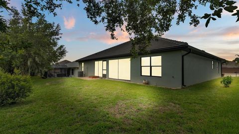 A home in AUBURNDALE