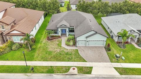 A home in AUBURNDALE