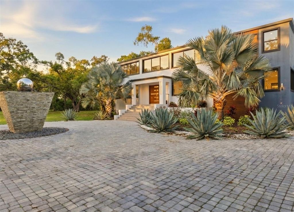 Photo of 4942 Hubner Circle, Sarasota, FL 34241 (MLS # A4686890)