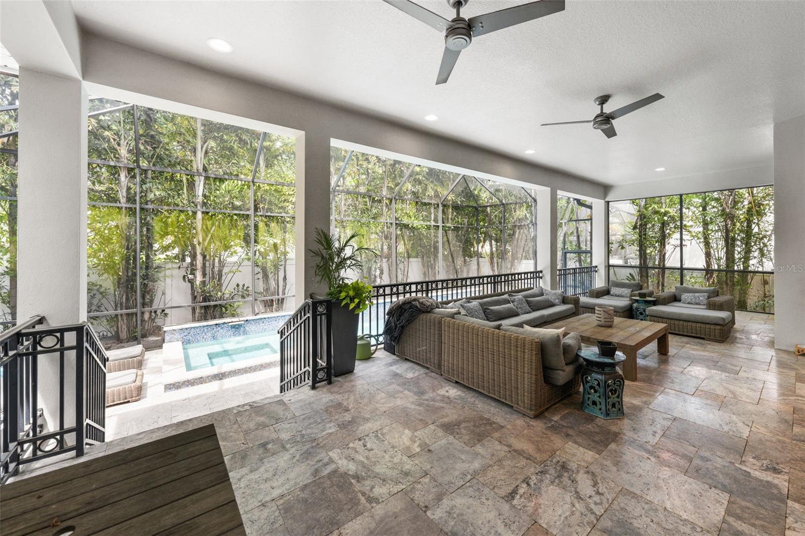 SUNSET PARK - Residential