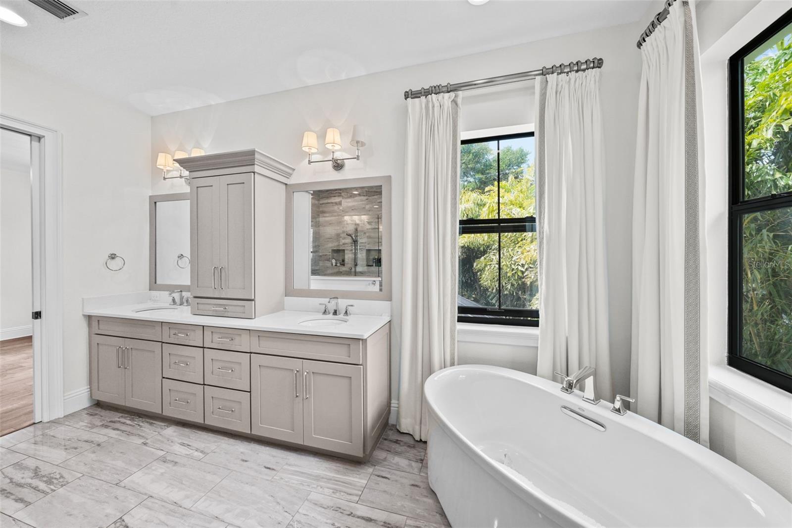 SUNSET PARK - Residential