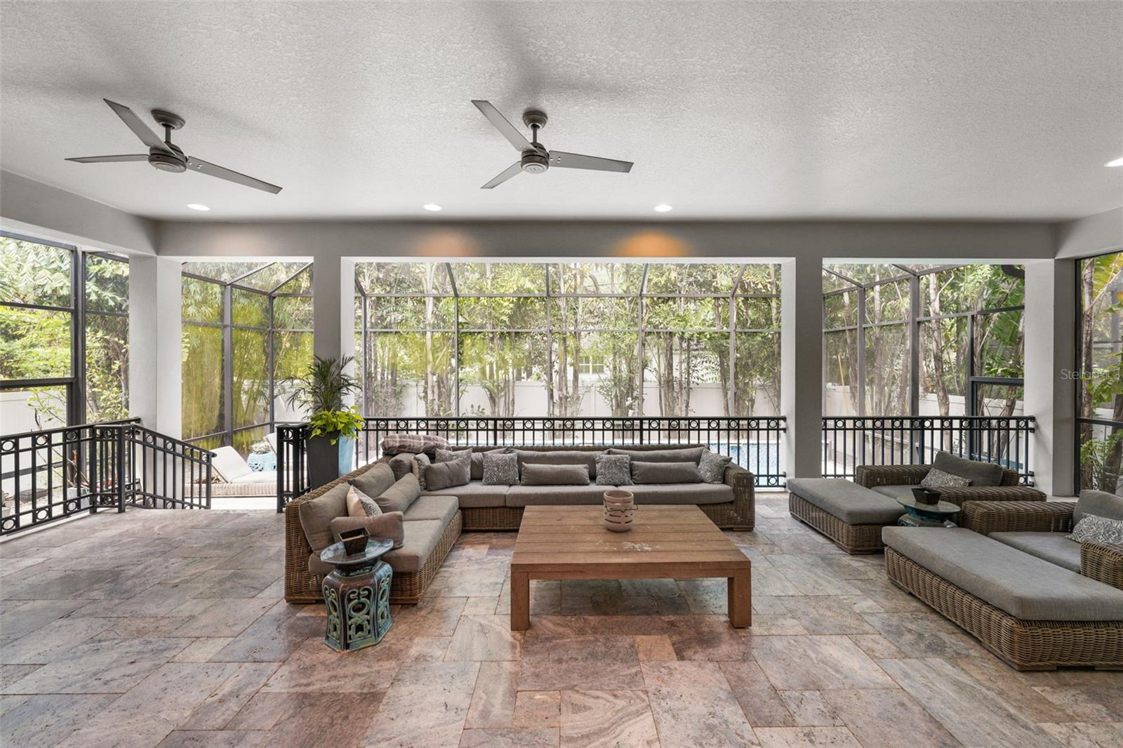 SUNSET PARK - Residential