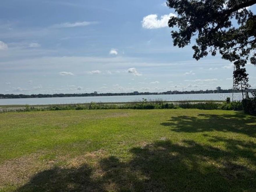 Vacant building lot with over 100 feet of frontage on beautiful Lake Howard, part of the Winter Haven Chain of Lakes with no HOA!  Bring your own builder to build the home of your dreams complete with a spectacular view.  If you enjoy water sports, fishing or just time on the water, this lakefront property may be a perfect fit for you!