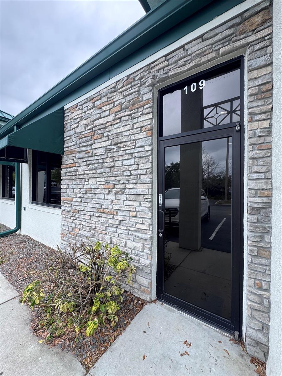 EAST ST CLOUD COMMERCE CENTER - Commercial Lease