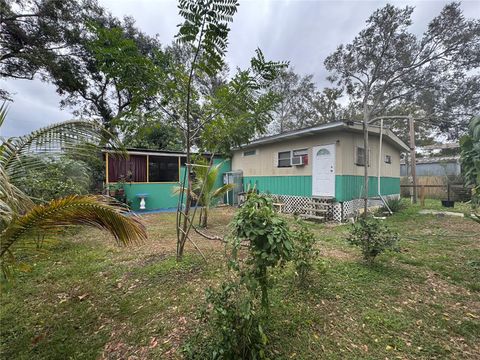 A home in AUBURNDALE