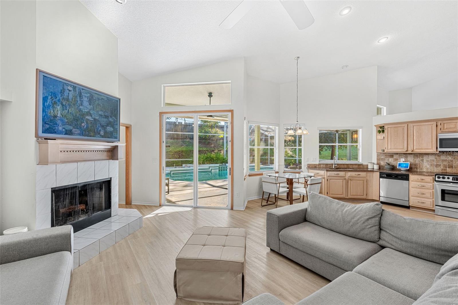 PALM COVE ESTATES - Residential