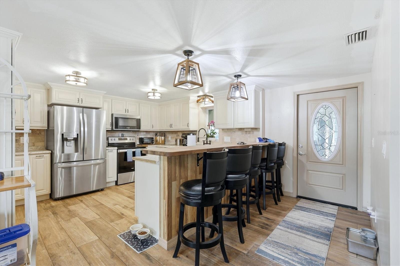 PINE LAKE - Residential