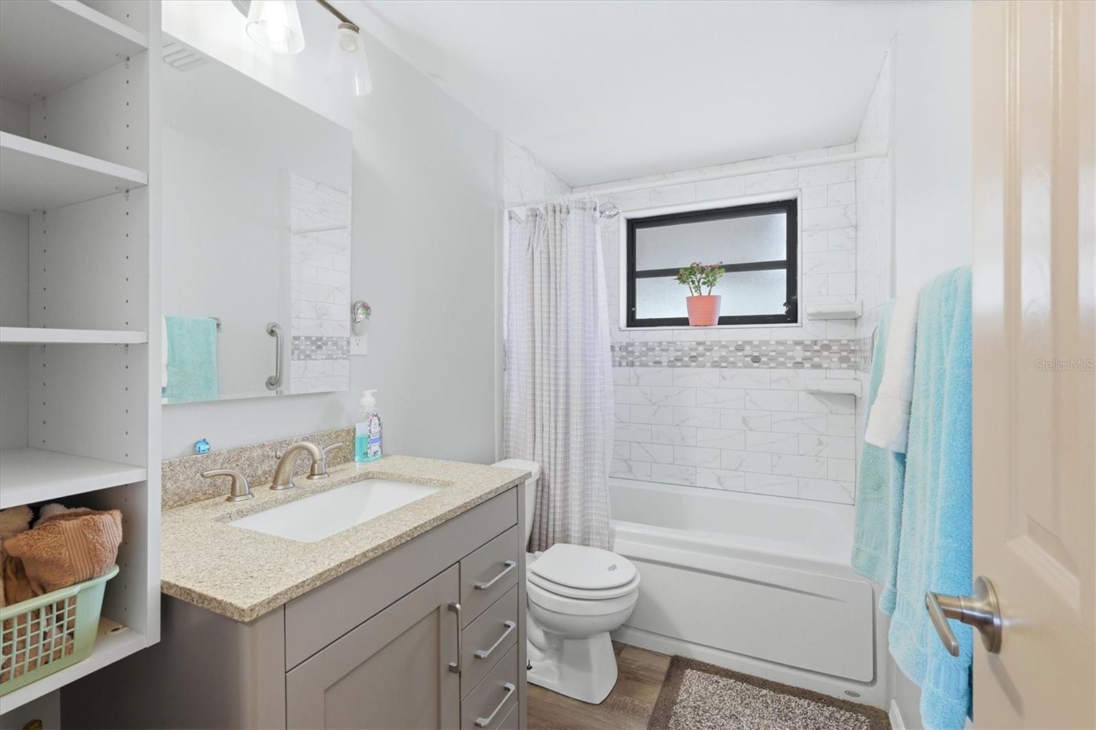 PINE LAKE - Residential