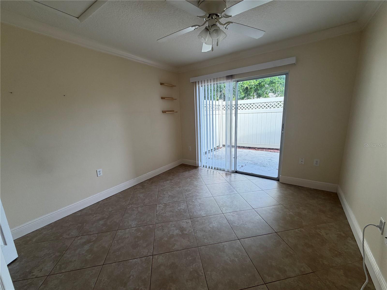 COURTYARD SQUARE - Residential Lease