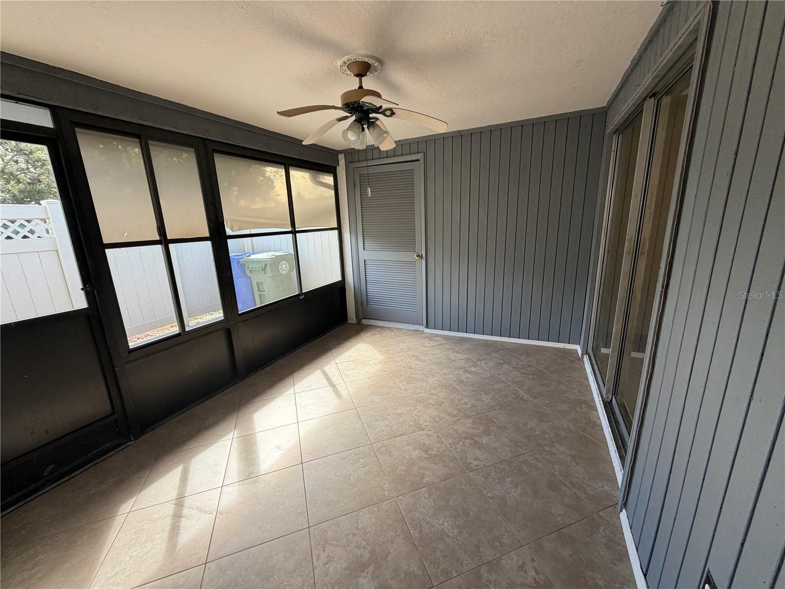 COURTYARD SQUARE - Residential Lease