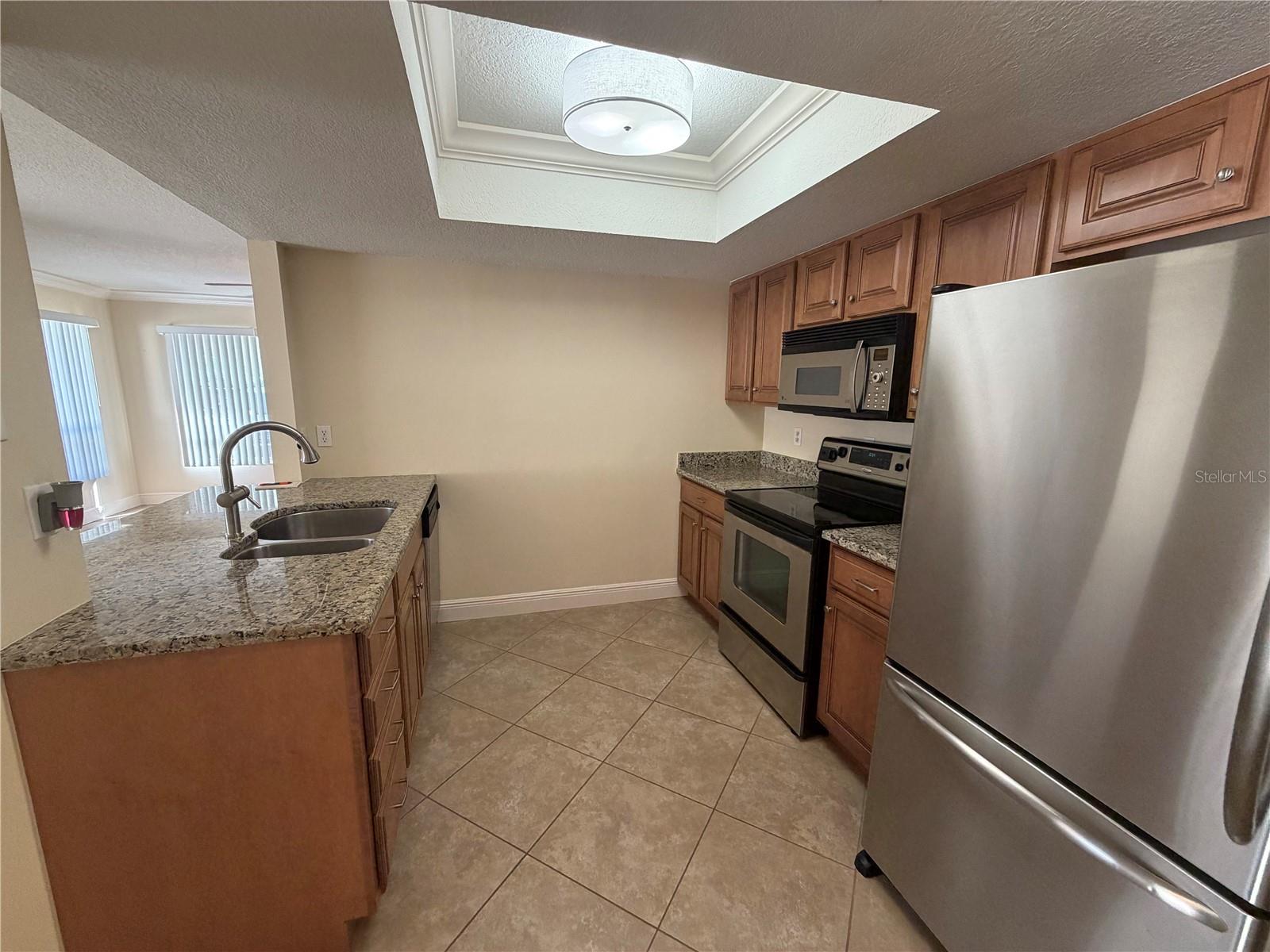 COURTYARD SQUARE - Residential Lease