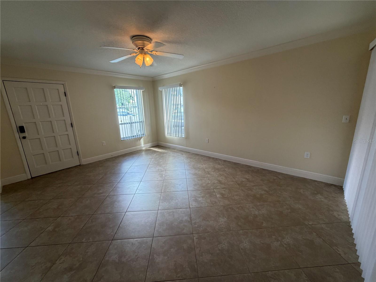 COURTYARD SQUARE - Residential Lease