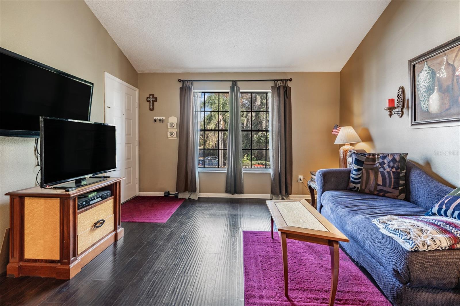 SUNNYBROOK CONDO 07 - Residential