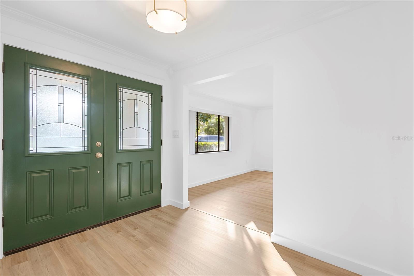 545 WOODVIEW DRIVE