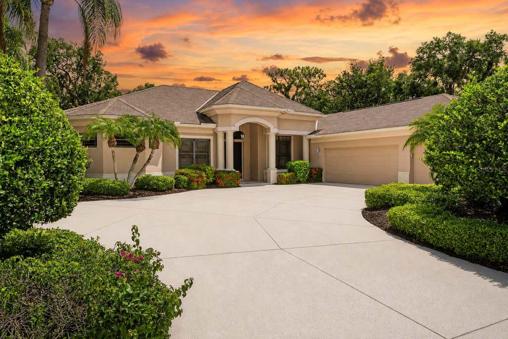 Photo of 2339 Little Country Road, Parrish, FL 34219 (MLS # A4701799)