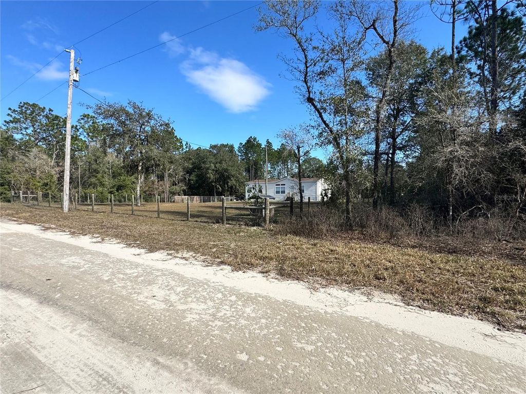 Photo of 0 SE 140th Ave, Morriston, FL 32668 (MLS # GC536042)
