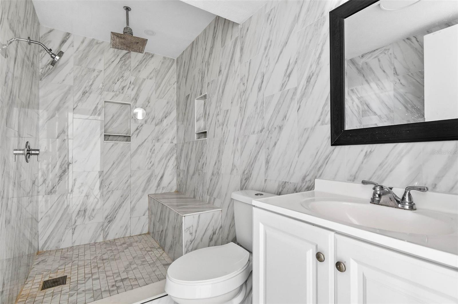 AVIS HOMES UNIT 1 - Residential