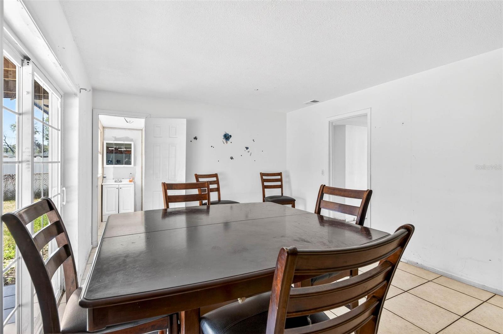 AVIS HOMES UNIT 1 - Residential