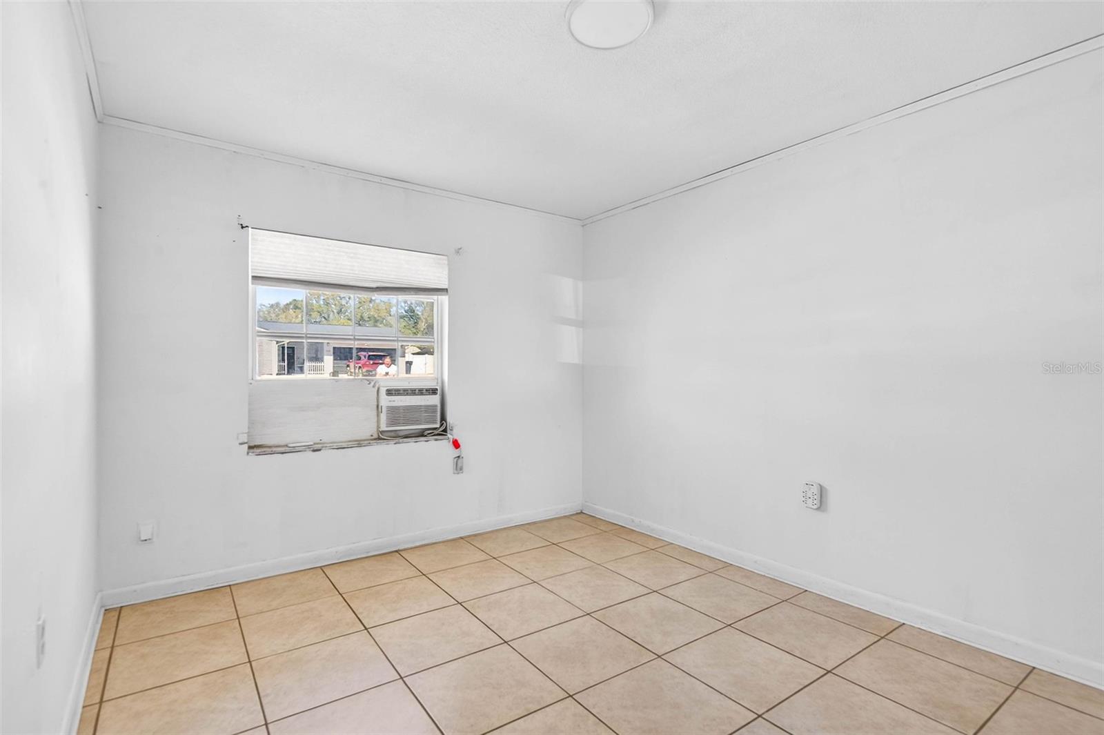 AVIS HOMES UNIT 1 - Residential