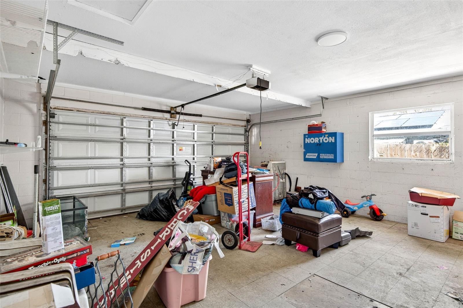 AVIS HOMES UNIT 1 - Residential