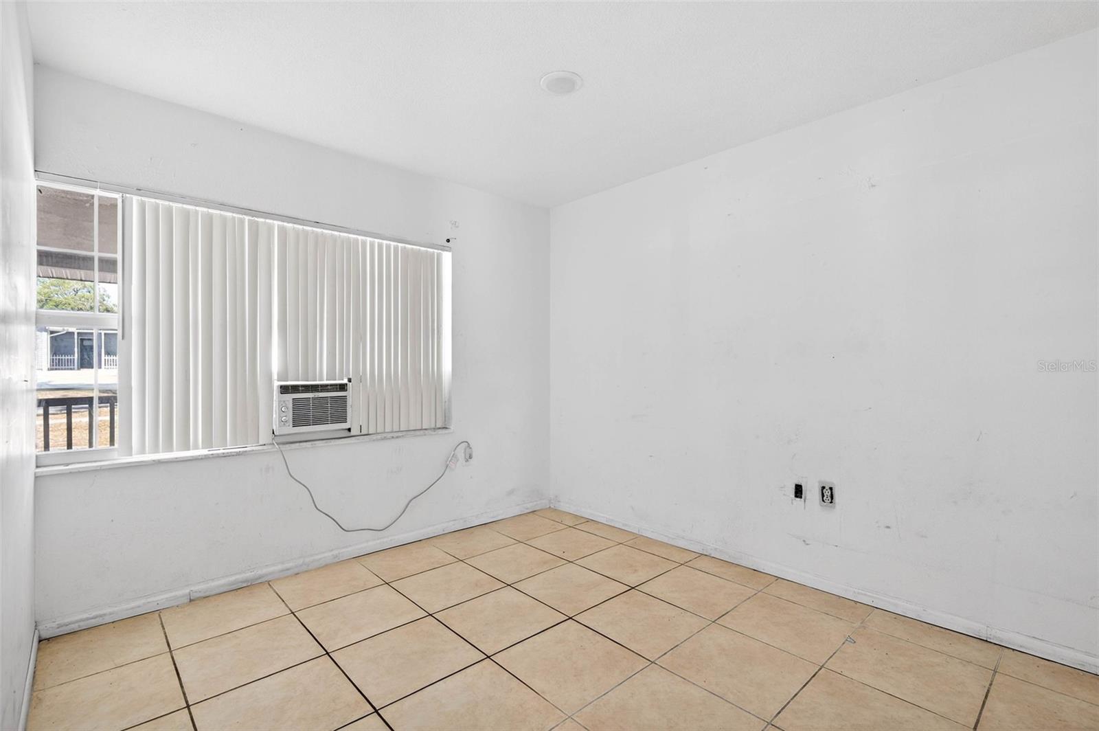 AVIS HOMES UNIT 1 - Residential