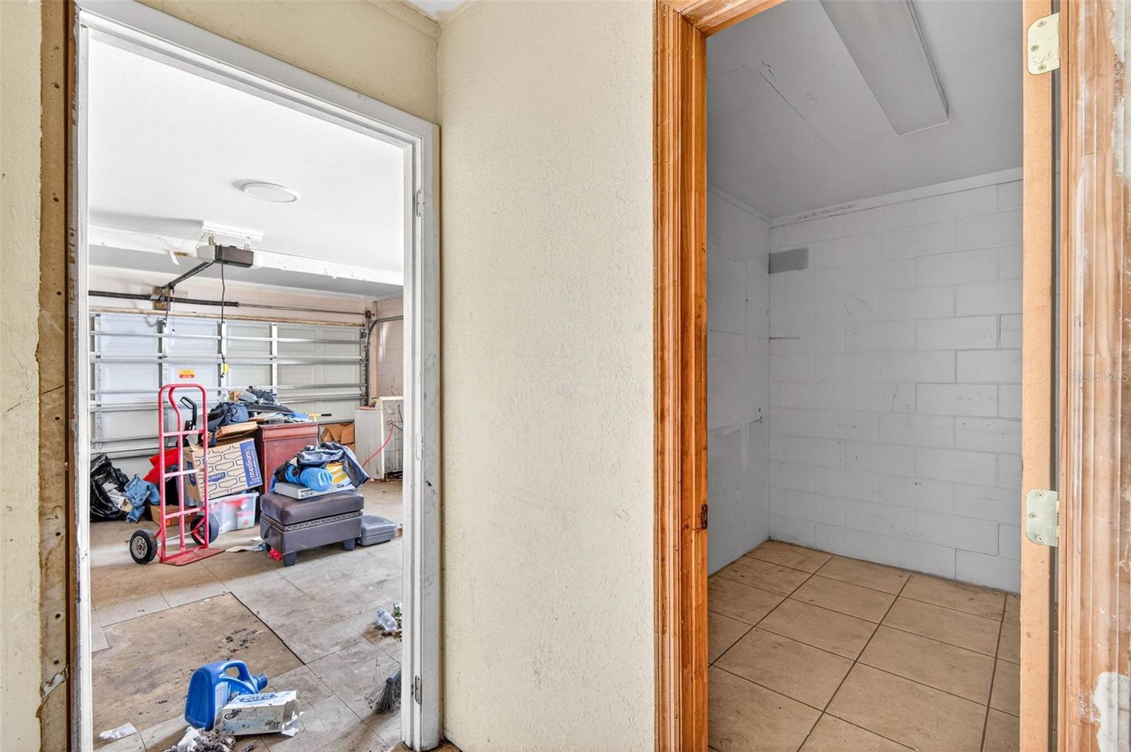 AVIS HOMES UNIT 1 - Residential