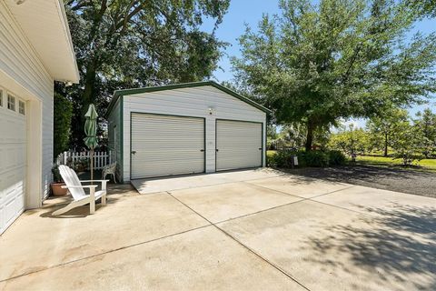 A home in WINTER HAVEN