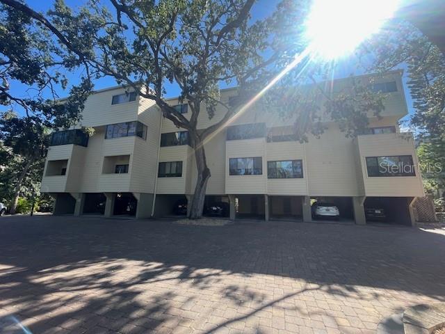 HUDSON OAKS - Residential Lease