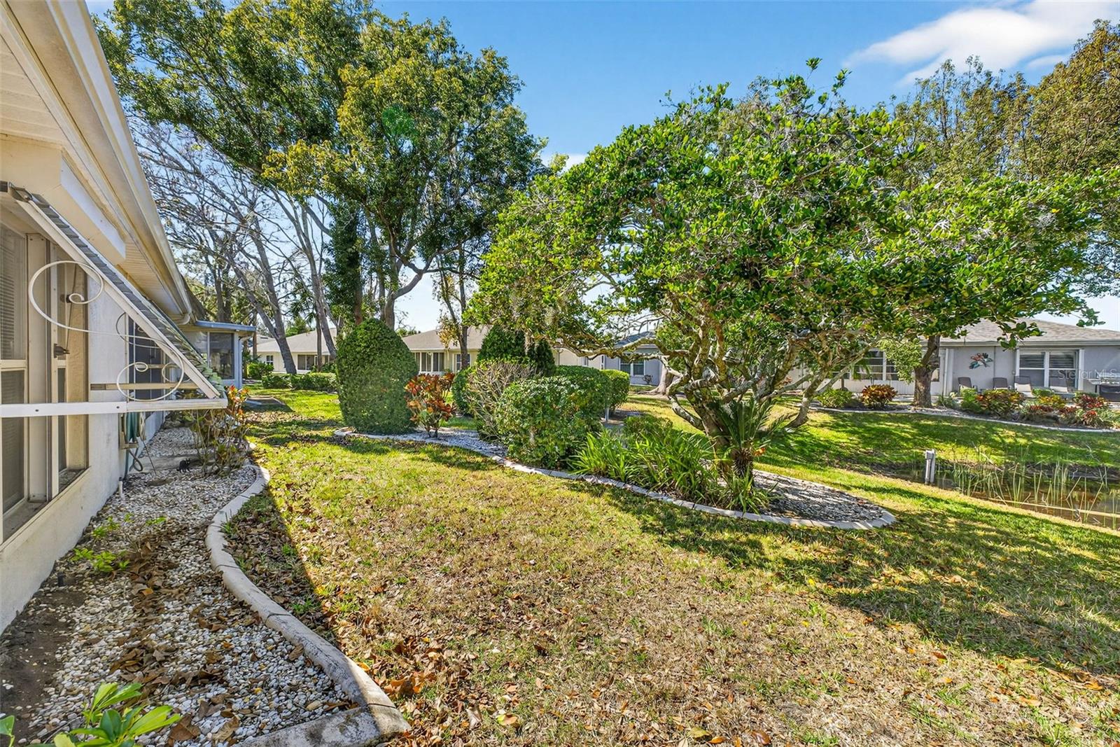 MANCHESTER 02 CONDO - Residential