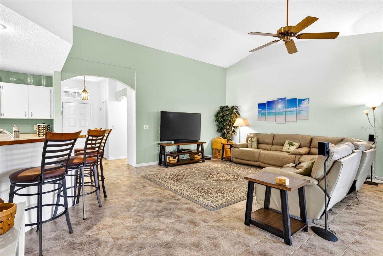 MANCHESTER 02 CONDO - Residential